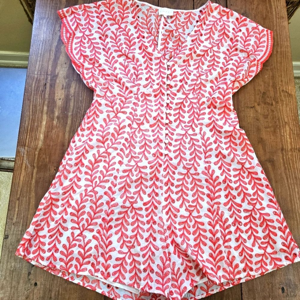 Entro Romper Women Sz M White Red Embroidered Pattern Scallop sleeves V-Neck